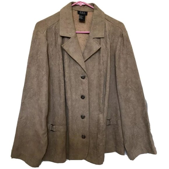 RQT Jackets & Blazers - R-Q-T Woman Beige Tan Crinkle Size 2X Lined Blazer with Metal Accents